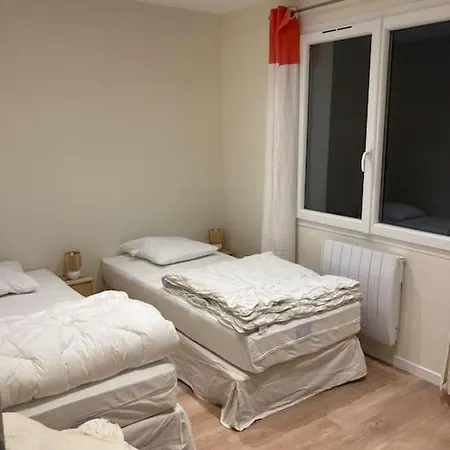 Holiday home Agreable Maison Avec Jardin A 600m De La Plage.