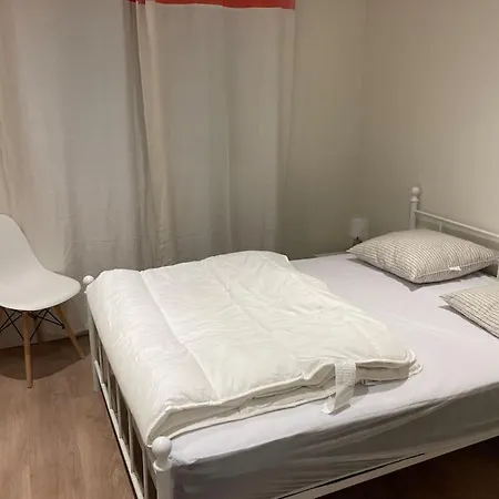 Agreable Maison Avec Jardin A 600m De La Plage. La Cotiniere